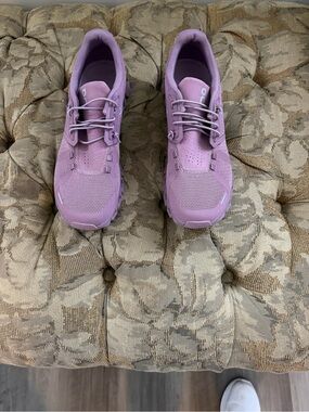 On cloud 5 women’s Fig Colored Schwartz